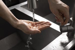 artykuly gospodarstwa domowego pomagajace w oszczedzaniu wody