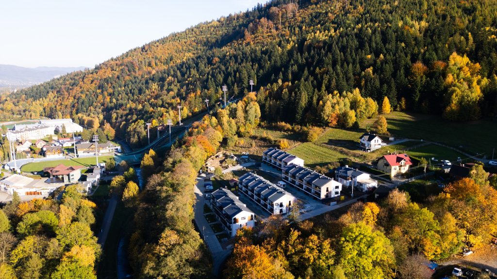 Workation jesienią – połączenie pracy i odpoczynku w Polsce. Dlaczego coraz więcej osób wybiera ten styl?