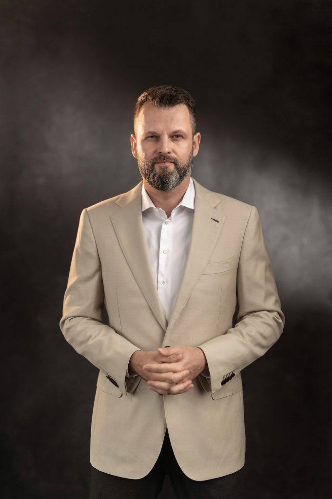 Te umiejętności nie znikną wraz z rozwojem AI. Jak odnaleźć się w świecie sztucznej inteligencji i budować sukces oparty na ponadczasowych kompetencjach?