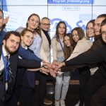 Smartfon w dłoni i… pogłębiające się kryzysy. Co dorośli przestali zauważać u dzieci?