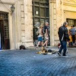 portfel-tez-potrzebuje-wakacyjnej-opieki-jak-przygotowac-finanse-przed-urlopem-i-uniknac-kosztownych-bledow